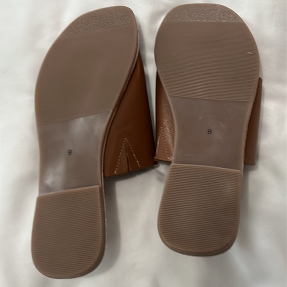 NWOB Lucky Brand Tan Leather Vayleri Sandals - Picture 5 of 5
